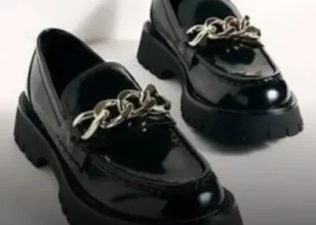 Qual é a diferença entre mocassim e loafer?