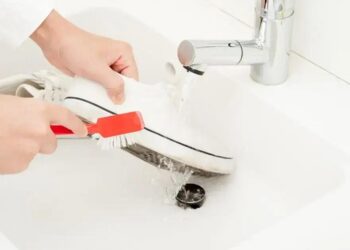 Como Lavar Tênis com Chulé: Guia Fácil para Eliminar o Mau Cheiro