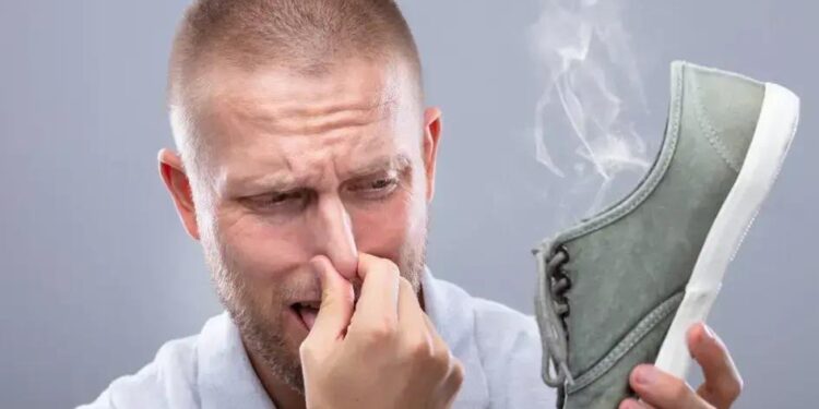 Como Tirar Chulé de Tênis: Guia INFALÍVEL para Eliminar o Mau Cheiro