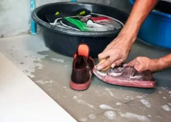 Como tirar chulé do pé com sal: Guia completo e eficaz!