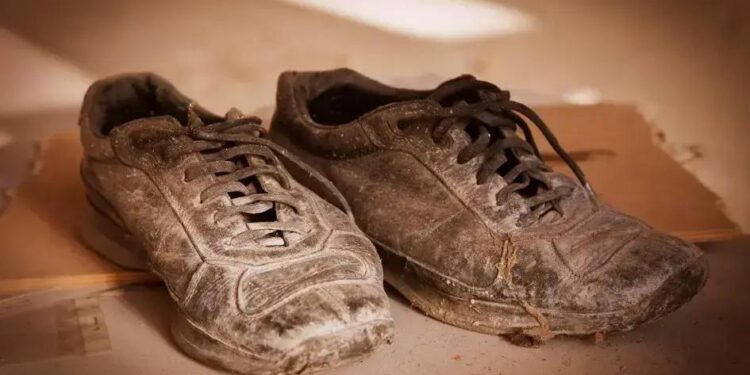 Chega de Chulé! Guia Completo para Eliminar o Mau Cheiro dos Sapatos