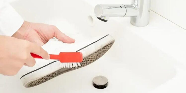 Chulé de Sapato Te Faz Passar Vergonha? Veja Como Eliminar!