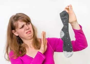 Como Lavar Tênis com Chulé: Guia Fácil Para Eliminar o Odor