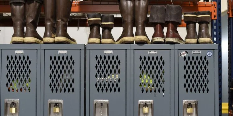Como Tirar Chulé da Bota: 6 Passos Para Acabar com o Mau Cheiro