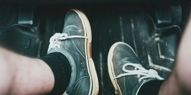Chega de Chulé! Guia Completo Para Eliminar o Mau Cheiro dos Sapatos